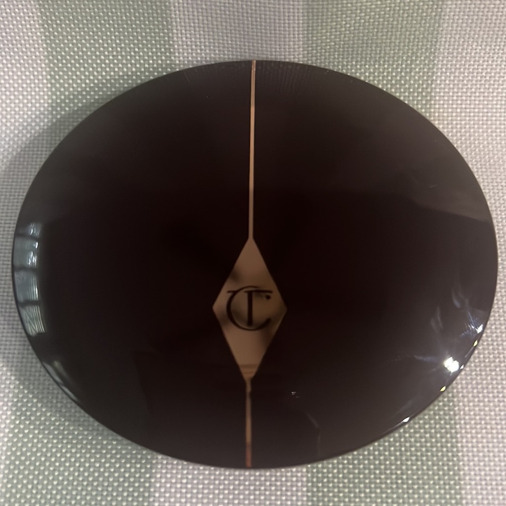 Charlotte Tilbury Cheek to Chic Blush in Pillow Talk Intense - Picture 4 of 5